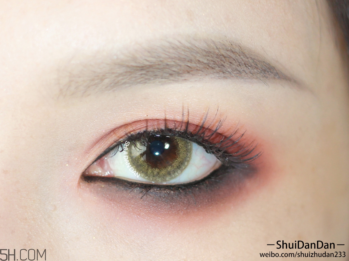 kat von d眼影腮紅兩用餅怎么用 kat von d眼影腮紅兩用餅怎么用