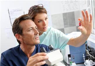 冠心病對眼睛有影響嗎？冠心病有生命危險嗎？