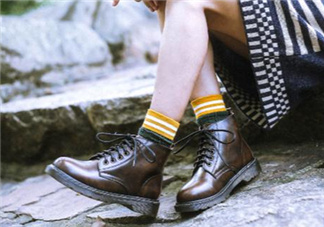 馬丁靴硬皮好還是軟皮好？馬丁靴皮子太硬怎么辦？