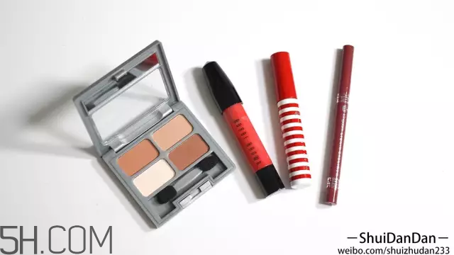 口紅怎么畫眼影 如何用口紅畫眼影 口紅怎么畫眼影 如何用口紅畫眼影