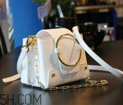 白色包包變黃了怎么辦？白色包包黑了怎么清洗？