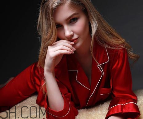 真絲衣服怎么洗不掉色？真絲衣服掉色怎么恢復(fù)？