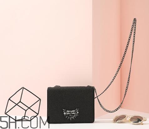 達(dá)芙妮包包什么檔次？達(dá)芙妮包包質(zhì)量好嗎？