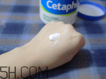 絲塔芙致潤(rùn)保濕霜怎么樣？絲塔芙致潤(rùn)保濕霜好用嗎？