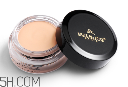 唇部遮瑕膏怎么使用？涂遮瑕膏前可以不用隔離霜嗎？