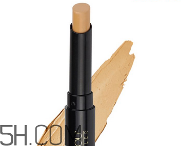 遮瑕膏需要卸妝嗎？遮瑕筆和遮瑕膏哪個(gè)好？