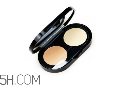 唇部遮瑕膏怎么使用？涂遮瑕膏前可以不用隔離霜嗎？