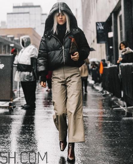 冬天穿闊腿褲配什么鞋子？冬天闊腿褲搭配鞋子圖片