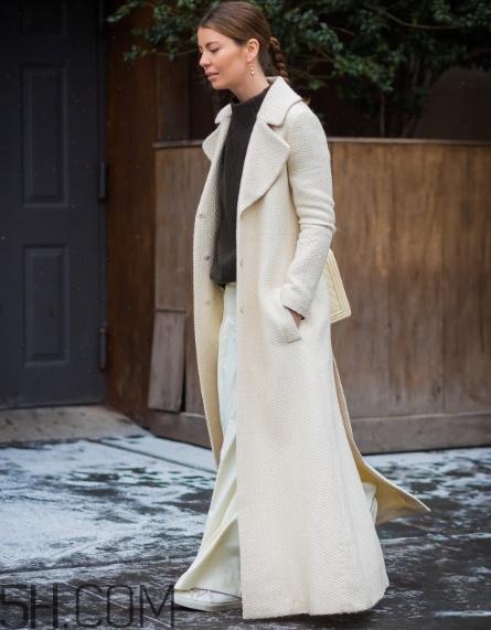 毛呢大衣配闊腿褲好看嗎？毛呢大衣搭配闊腿褲圖片