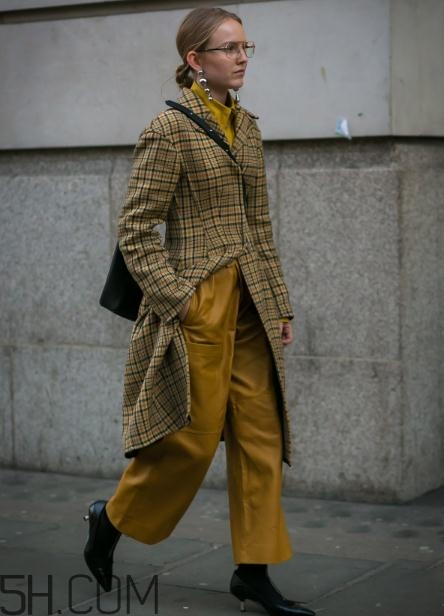 毛呢大衣配闊腿褲好看嗎？毛呢大衣搭配闊腿褲圖片