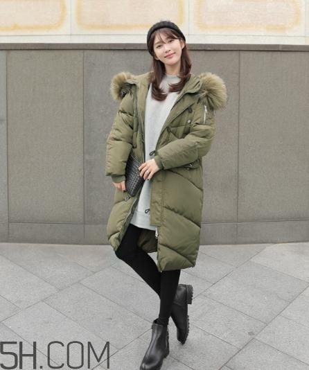 軍綠色羽絨服怎么搭配？軍綠色羽絨服搭配圖片