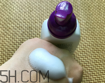 絲塔芙泡沫潔面乳怎么用？泡沫潔面乳用法
