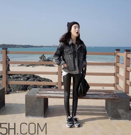 牛仔外套掉色怎么辦？牛仔外套怎么洗不掉色？