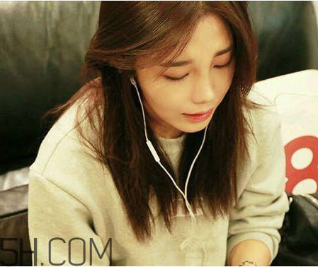 說(shuō)女生白蓮花是什么意思 形容一個(gè)人白蓮花是什么意思 說(shuō)女生白蓮花是什么意思 形容一個(gè)人白蓮花是什么意思