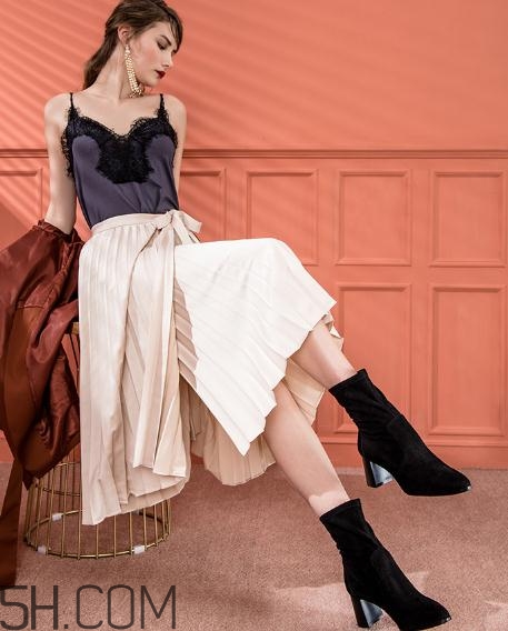 接吻貓的鞋子貴嗎？接吻貓鞋子什么價(jià)位？