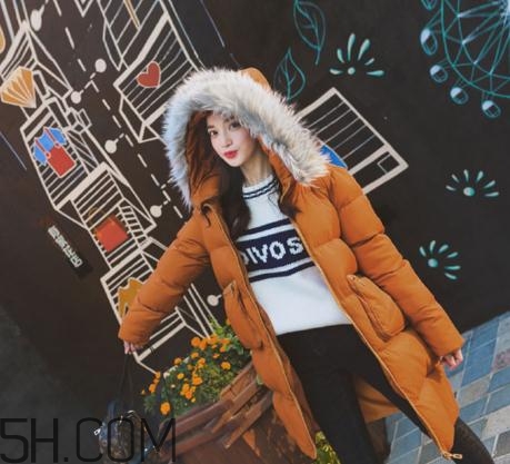 羽絨服用什么洗滌劑？洗羽絨服用洗衣粉還是洗衣液？