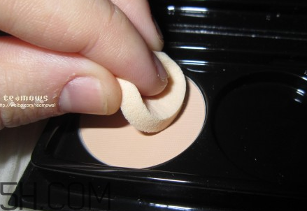 玫珂菲彩妝師摯愛(ài)粉餅怎么樣_產(chǎn)品評(píng)測(cè)