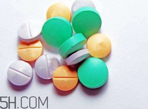 頭孢可以和甲硝銼一起吃嗎？頭孢可以和退燒藥一起吃嗎