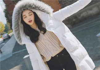 羽絨服用什么洗滌劑？洗羽絨服用洗衣粉還是洗衣液？