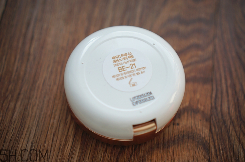 愛(ài)敬氣墊21號(hào)和23號(hào)哪個(gè)好？愛(ài)敬氣墊粉色和白色的區(qū)別？