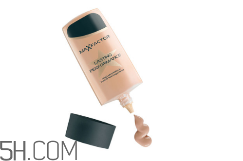 為什么先用粉底液再用遮瑕膏？粉底液涂完還要涂什么？