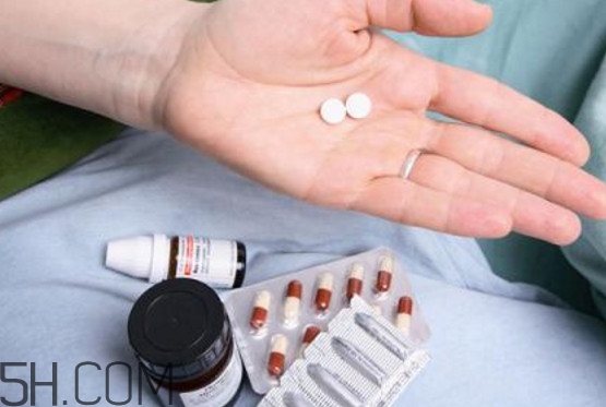 退燒藥吃多了會(huì)怎樣？退燒藥吃了多久會(huì)退燒