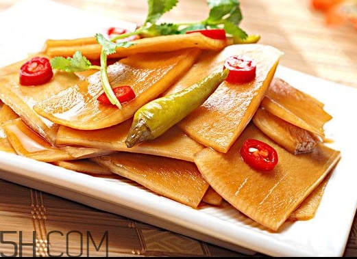 泡蘿卜用什么容器裝好？泡蘿卜一定要放花椒和白酒嗎