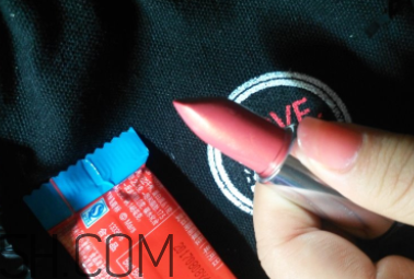 muf柔色霓彩唇膏好用嗎_N36試色 muf柔色霓彩唇膏好用嗎_N36試色