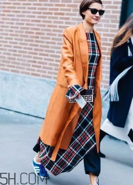 大衣配什么裙子好看？大衣搭配裙子圖片