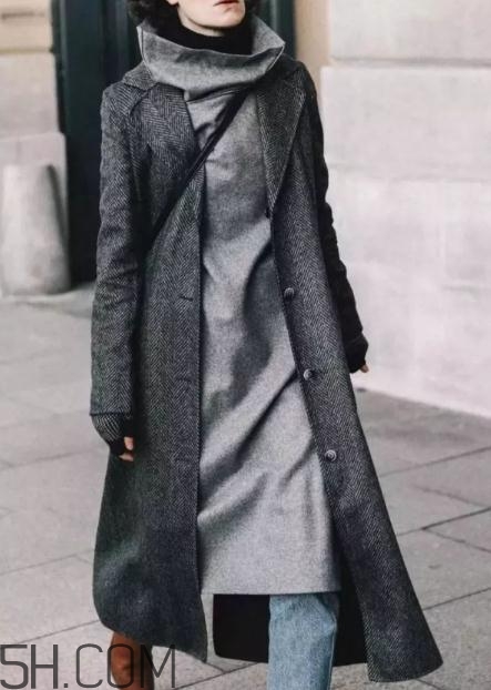 大衣配什么裙子好看？大衣搭配裙子圖片