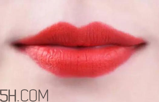 玫珂菲明星摯愛潤啞唇膏試色_C303試色 玫珂菲明星摯愛潤啞唇膏試色_C303試色