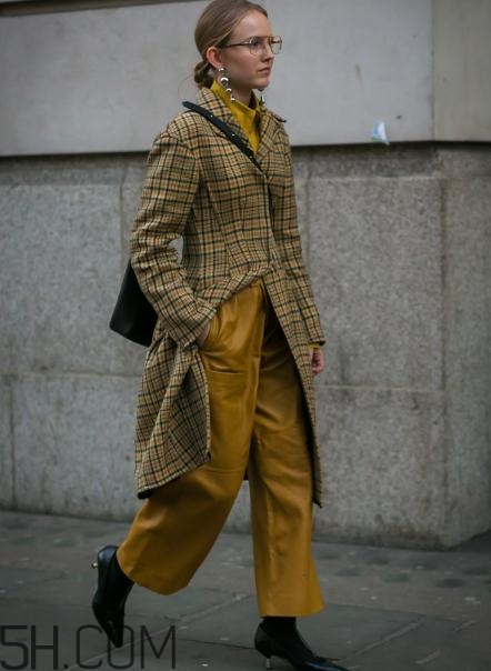 格子大衣搭配什么鞋子？格子大衣搭配鞋子圖片