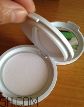 玫珂菲雙效美白粉餅怎么用_好用嗎 玫珂菲雙效美白粉餅怎么用_好用嗎