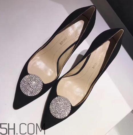 阿瑪尼鞋子質(zhì)量好嗎？阿瑪尼的鞋子好穿嗎？