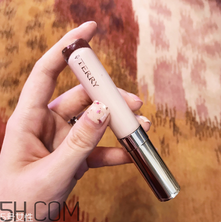 byterry玫瑰唇蜜好用嗎？byterry玫瑰唇蜜多少錢？