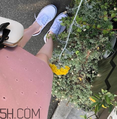 帆布鞋能光腳穿嗎？帆布鞋可以墊增高墊嗎？