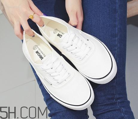 黑色帆布鞋掉色怎么辦？帆布鞋怎么清洗不掉色？