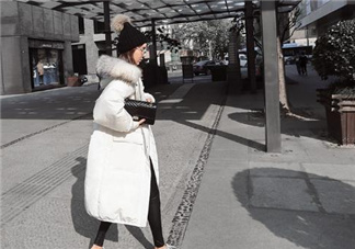 羽絨服毛領(lǐng)掉毛怎么辦？羽絨服毛領(lǐng)是什么毛？