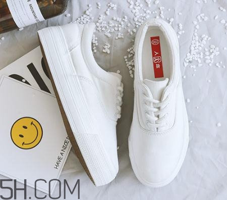 帆布鞋有膠味怎么去掉？帆布鞋上的膠水怎么洗？