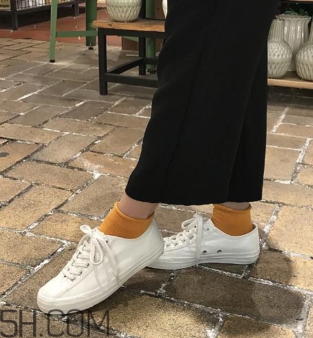 帆布鞋太硬怎么辦？帆布鞋太硬怎么軟化？