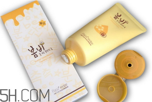 為什么洗臉要用洗面奶？洗面奶的基本使用方法