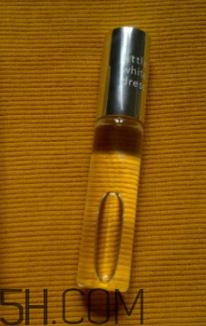 雅芳小黑裙走珠香水怎么樣？雅芳小黑裙走珠香水好聞嗎？