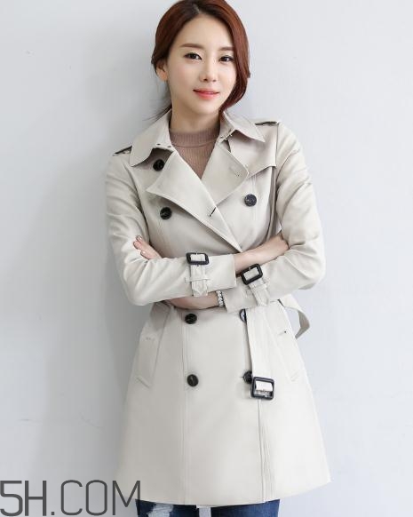 風衣怎么洗不皺 風衣可以用洗衣機洗嗎 風衣怎么洗不皺 風衣可以用洗衣機洗嗎