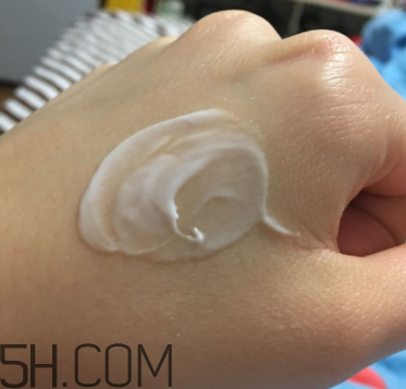 露得清身體乳怎么樣？露得清身體乳好用嗎？