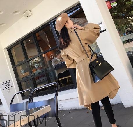 風(fēng)衣買(mǎi)大點(diǎn)還是小點(diǎn)？風(fēng)衣買(mǎi)大了怎么辦？