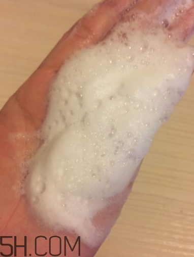 露得清綿密洗面奶怎么樣？露得清綿密洗面奶好用嗎？