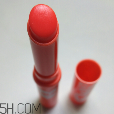 美寶蓮潤唇膏好用嗎？美寶蓮潤唇膏多少錢？