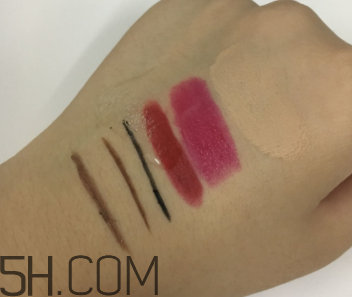 露得清洗卸潔顏露怎么用？露得清洗卸潔顏露好用嗎？