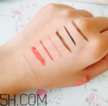 露得清洗卸潔顏露怎么用？露得清洗卸潔顏露好用嗎？