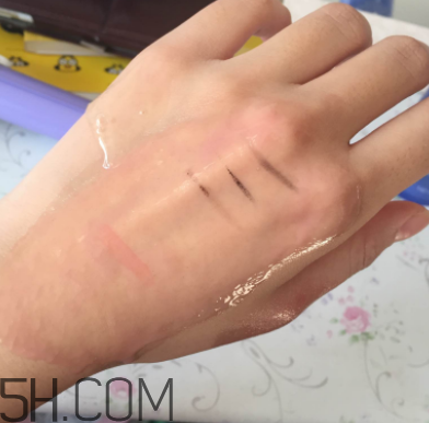 露得清洗卸潔顏露怎么用？露得清洗卸潔顏露好用嗎？